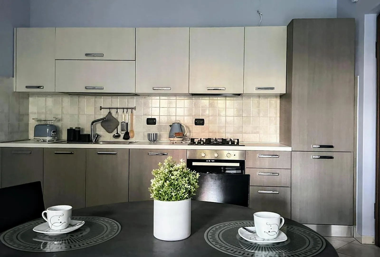 מילאנו Appartamento Con Terrazzo 0*,  איטליה